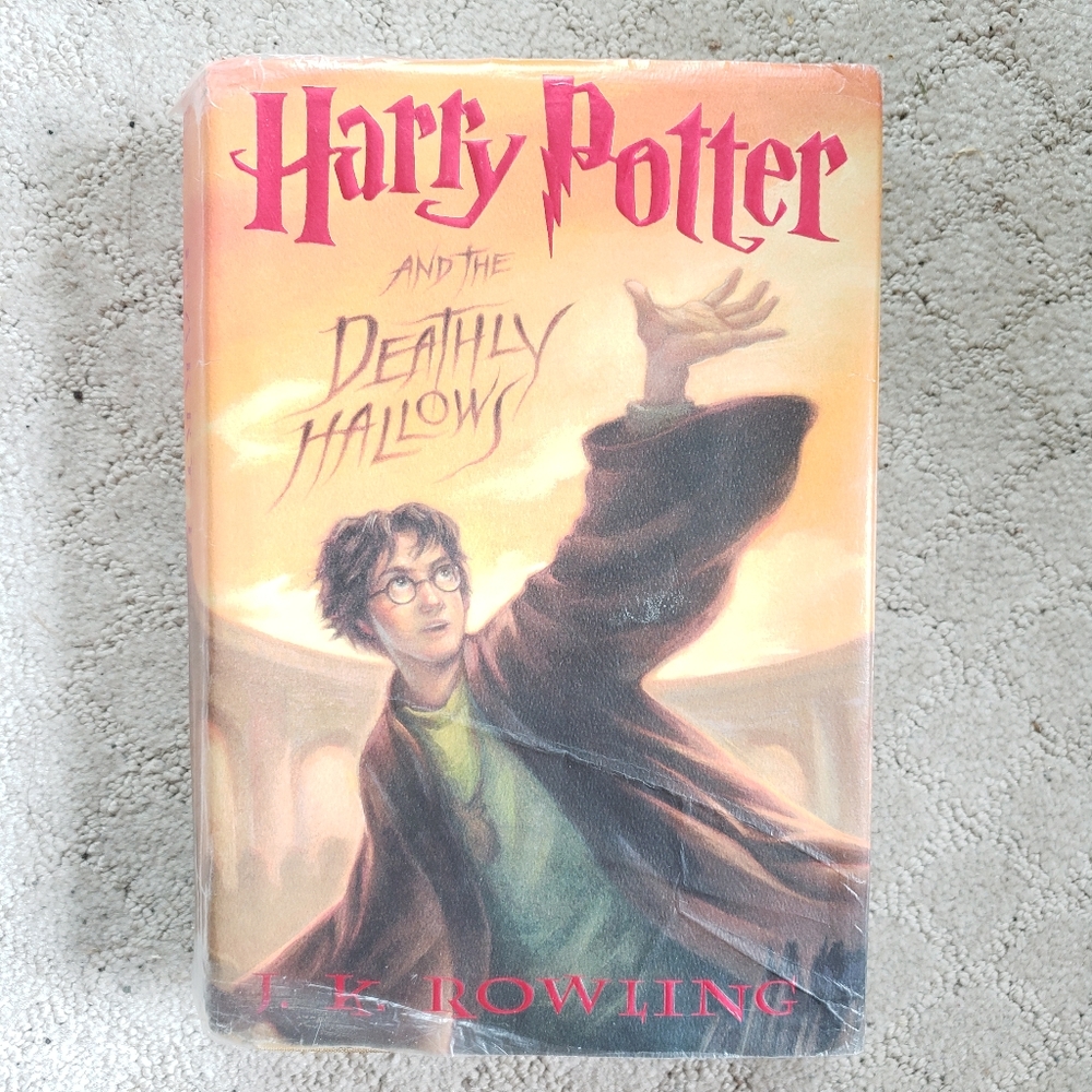 Harry Potter and the Deathly Hallows J. K. Rowling Book